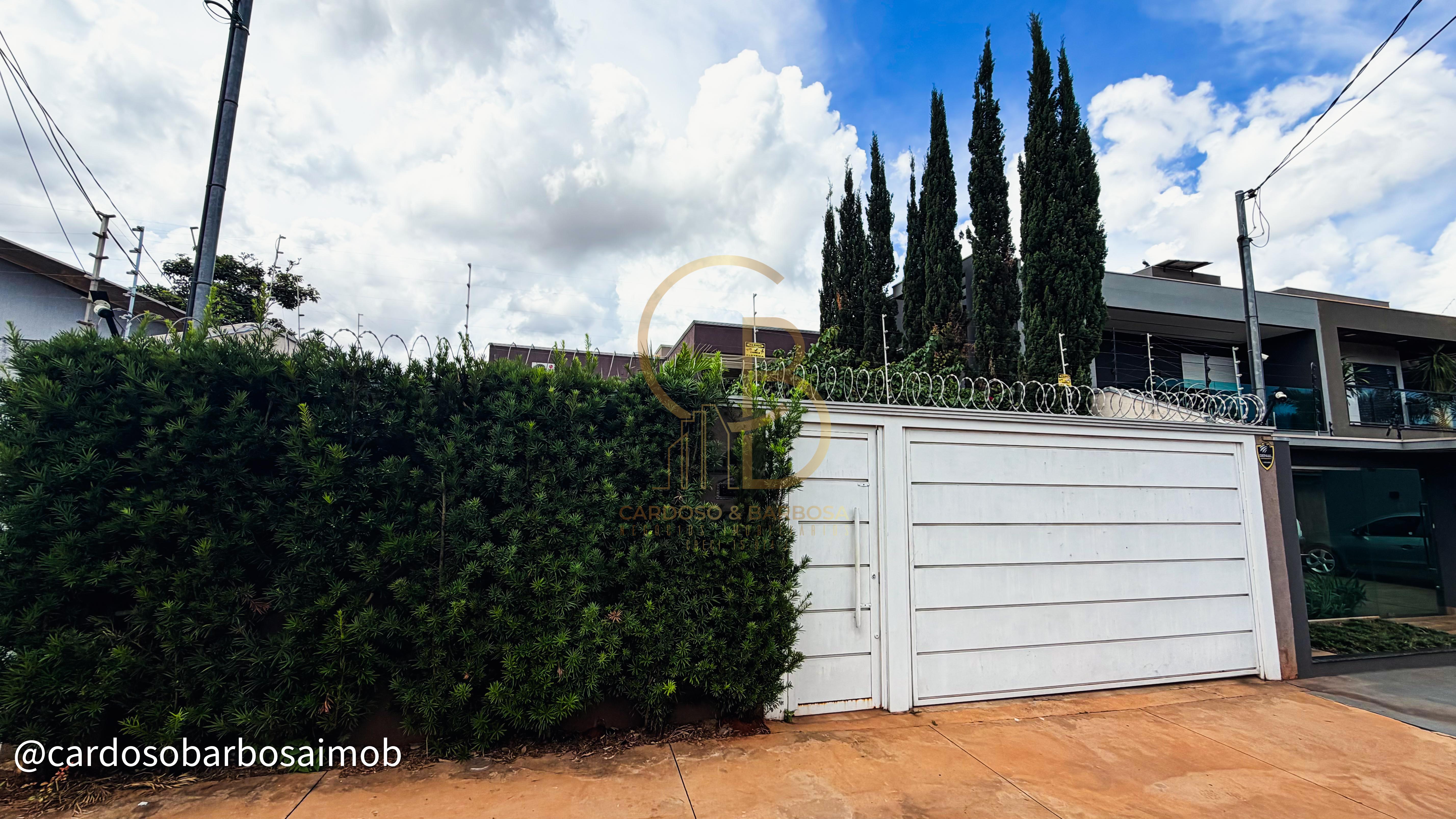 Excelente sobrado com 4 quartos, piscina e varanda gourmet &agrave; venda  Campo Grande - 