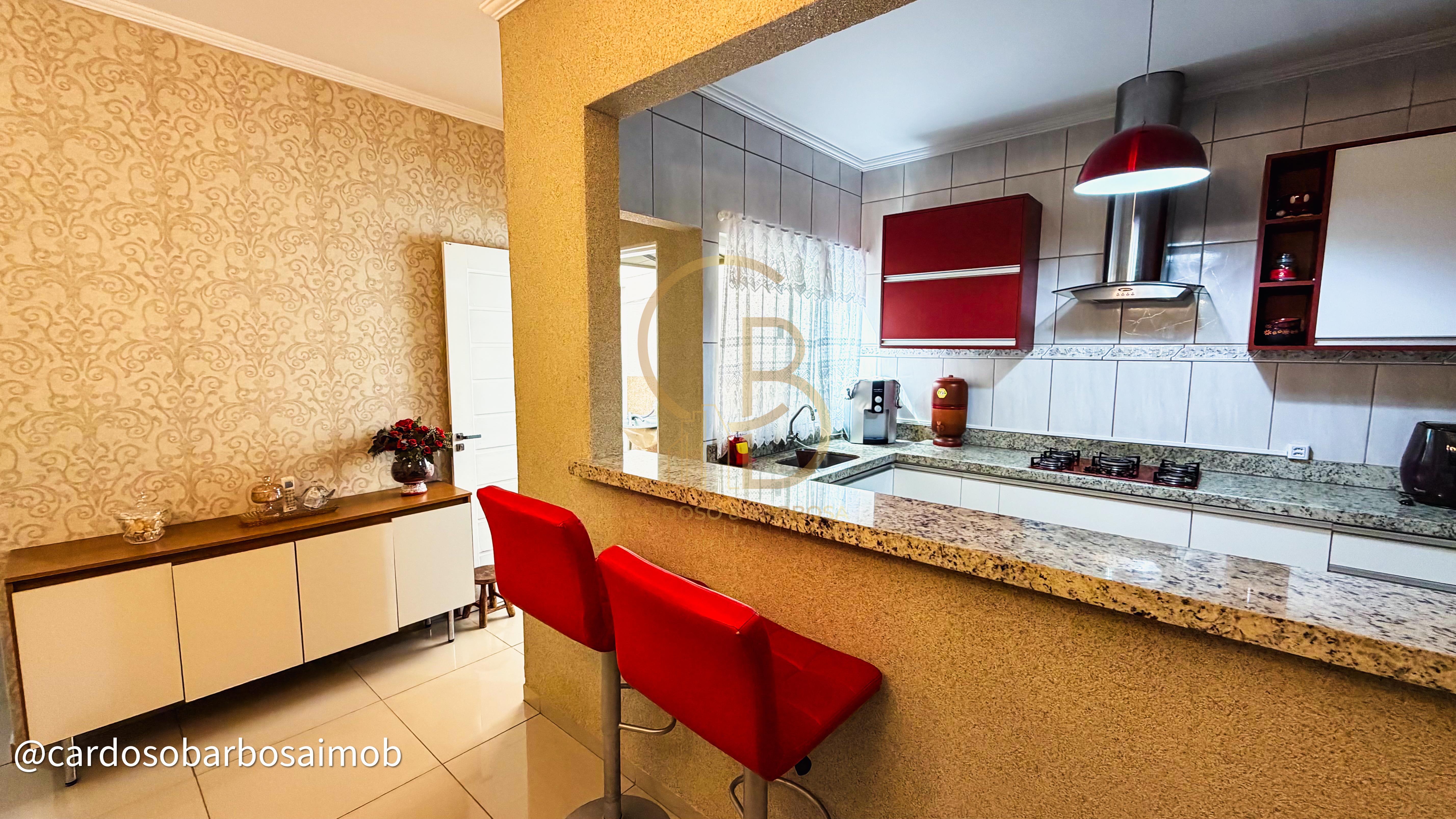 Excelente sobrado com 4 quartos, piscina e varanda gourmet &agrave; venda  Campo Grande - 