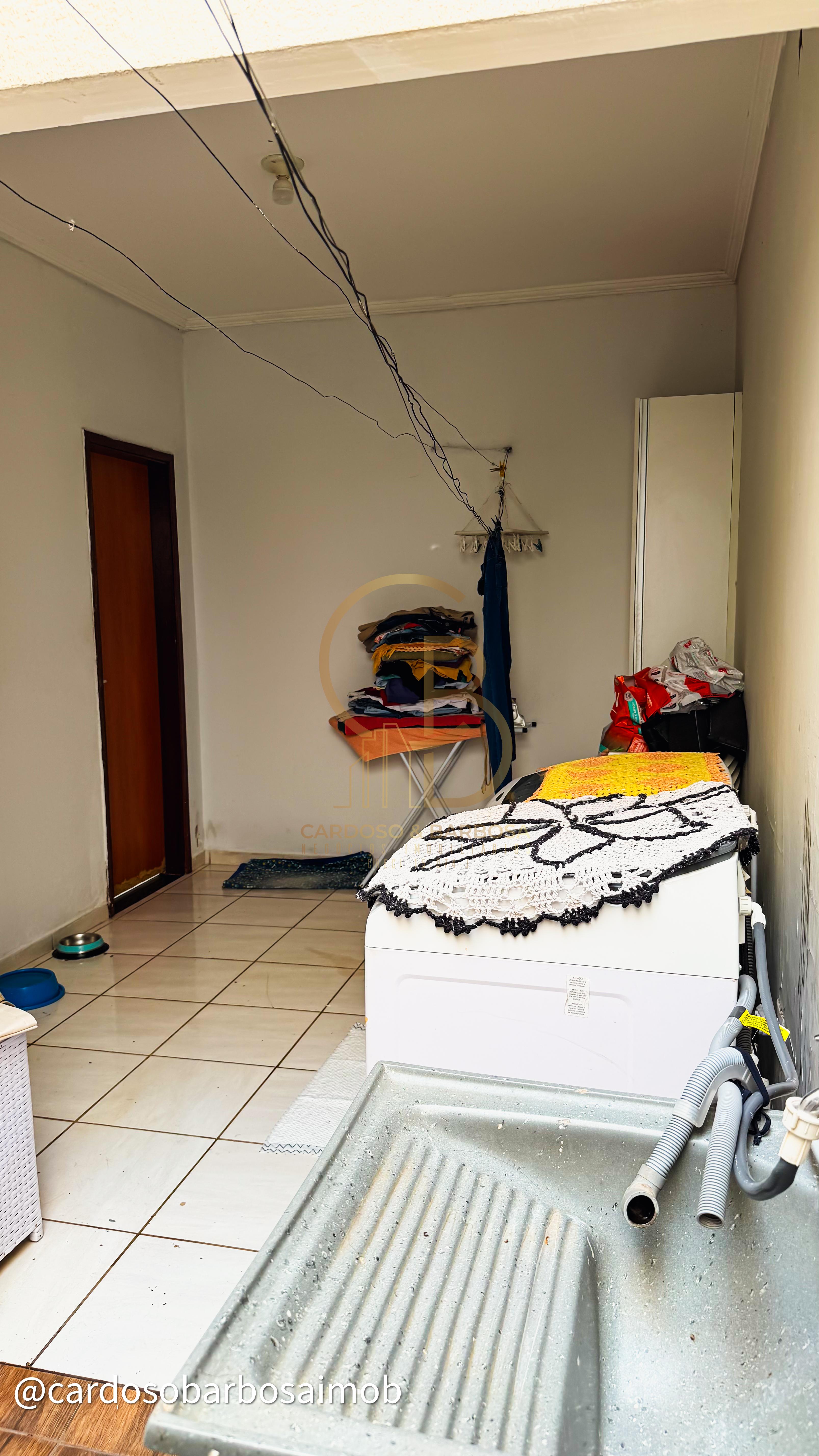 Excelente sobrado com 4 quartos, piscina e varanda gourmet &agrave; venda  Campo Grande - 