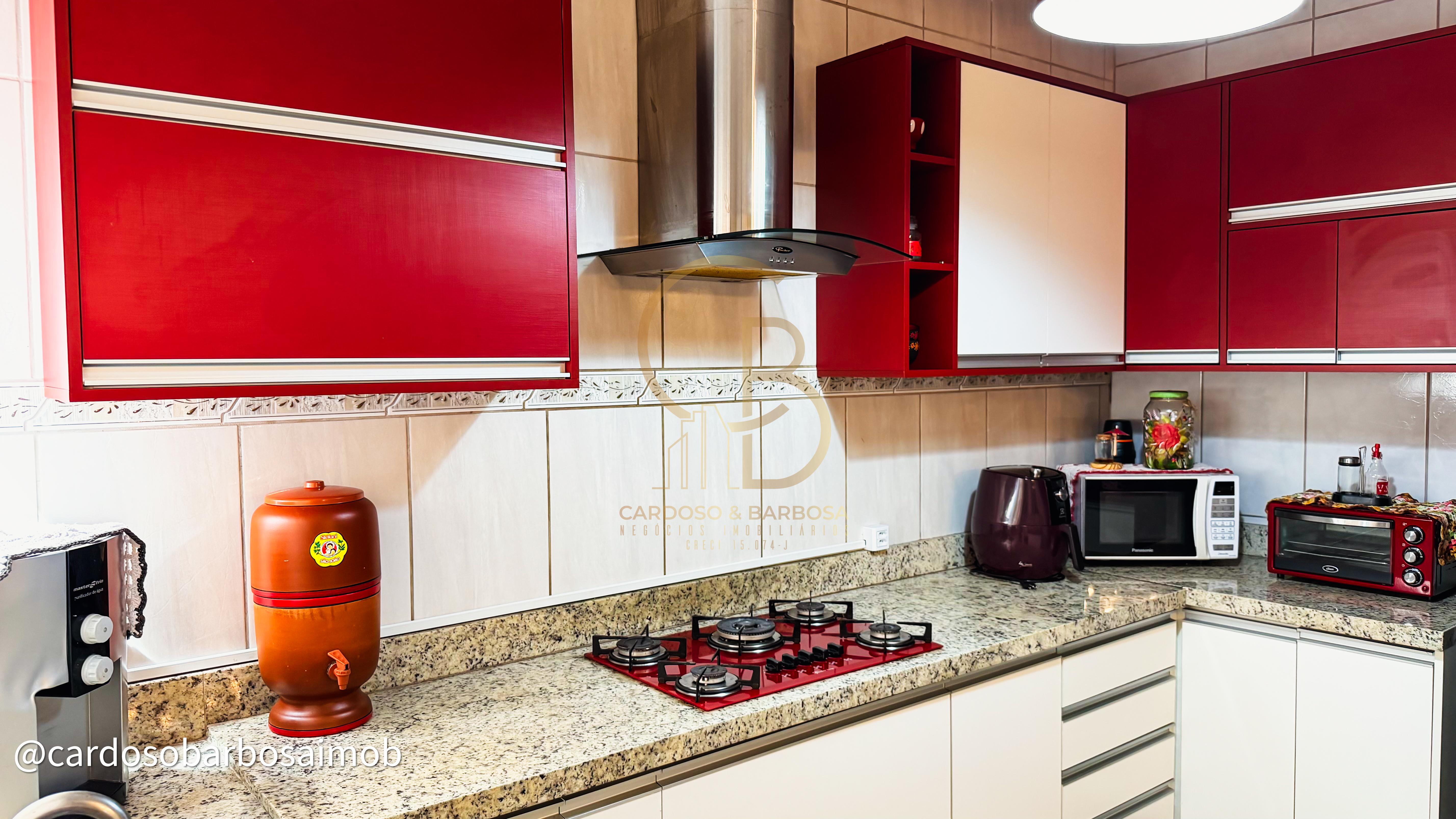 Excelente sobrado com 4 quartos, piscina e varanda gourmet &agrave; venda  Campo Grande - 