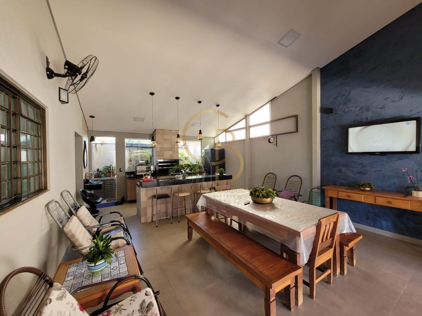 OPORTUNIDADE IMPERD&Iacute;VEL: CASA COMPLETA COM 3 SU&Iacute;TES + ESPA&Ccedil;O GOURMET E ESCRIT&Oacute;RIO  Campo Grande - 