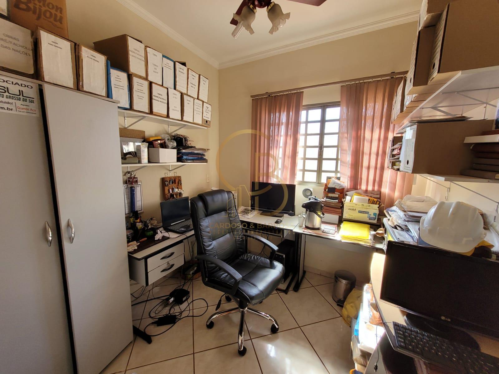 OPORTUNIDADE IMPERD&Iacute;VEL: CASA COMPLETA COM 3 SU&Iacute;TES + ESPA&Ccedil;O GOURMET E ESCRIT&Oacute;RIO  Campo Grande - 