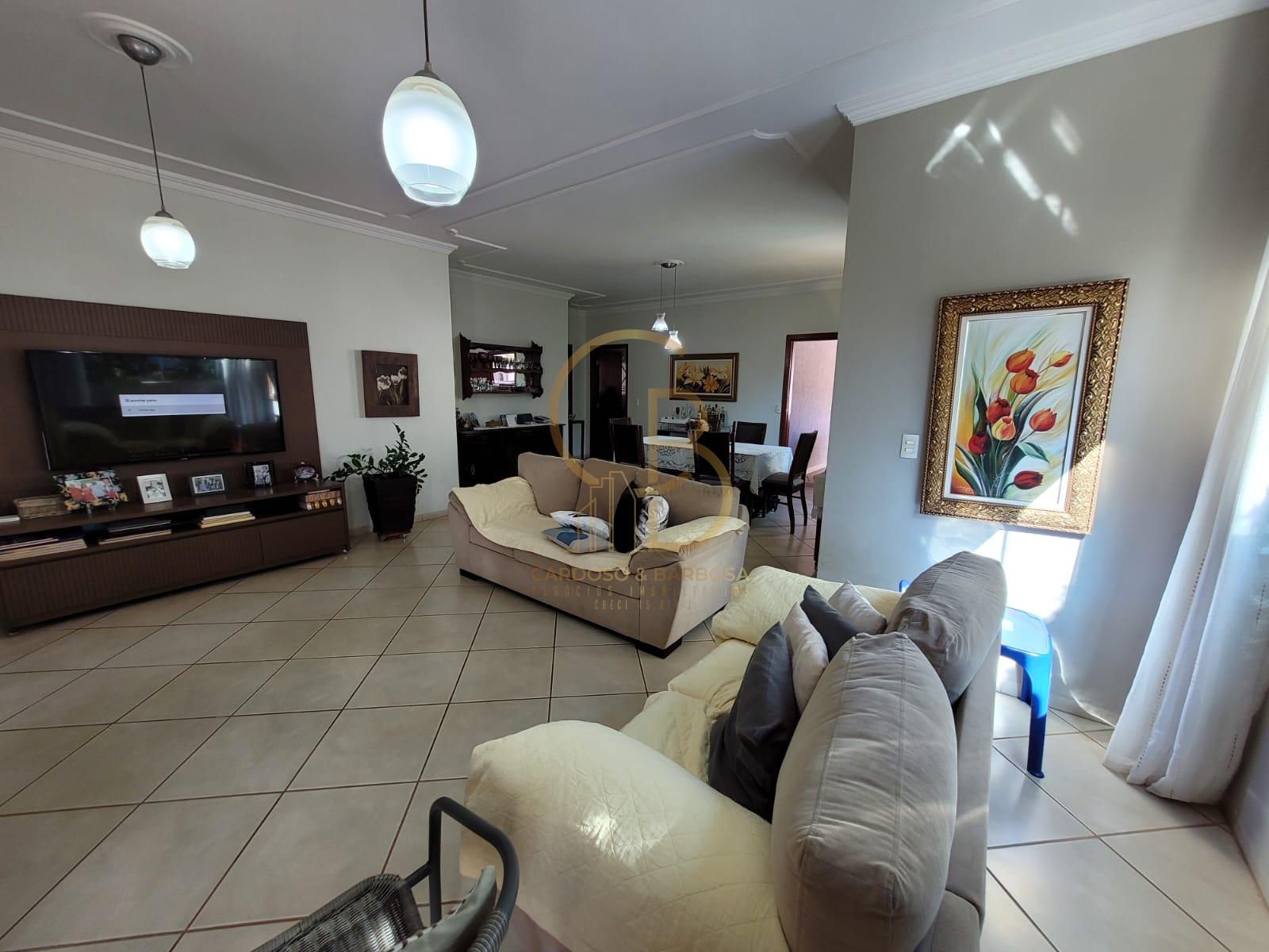 OPORTUNIDADE IMPERD&Iacute;VEL: CASA COMPLETA COM 3 SU&Iacute;TES + ESPA&Ccedil;O GOURMET E ESCRIT&Oacute;RIO  Campo Grande - 