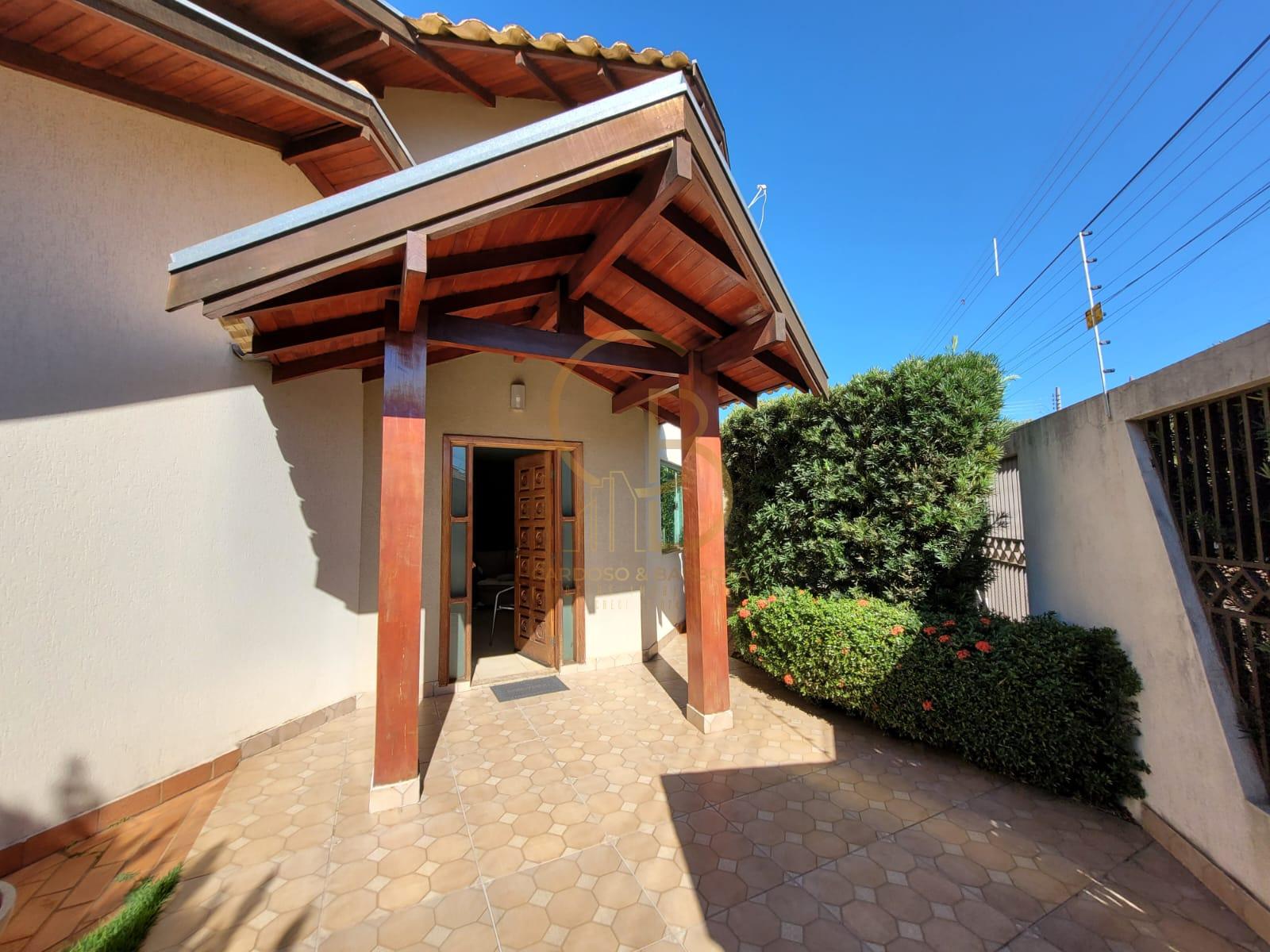 OPORTUNIDADE IMPERD&Iacute;VEL: CASA COMPLETA COM 3 SU&Iacute;TES + ESPA&Ccedil;O GOURMET E ESCRIT&Oacute;RIO  Campo Grande - 