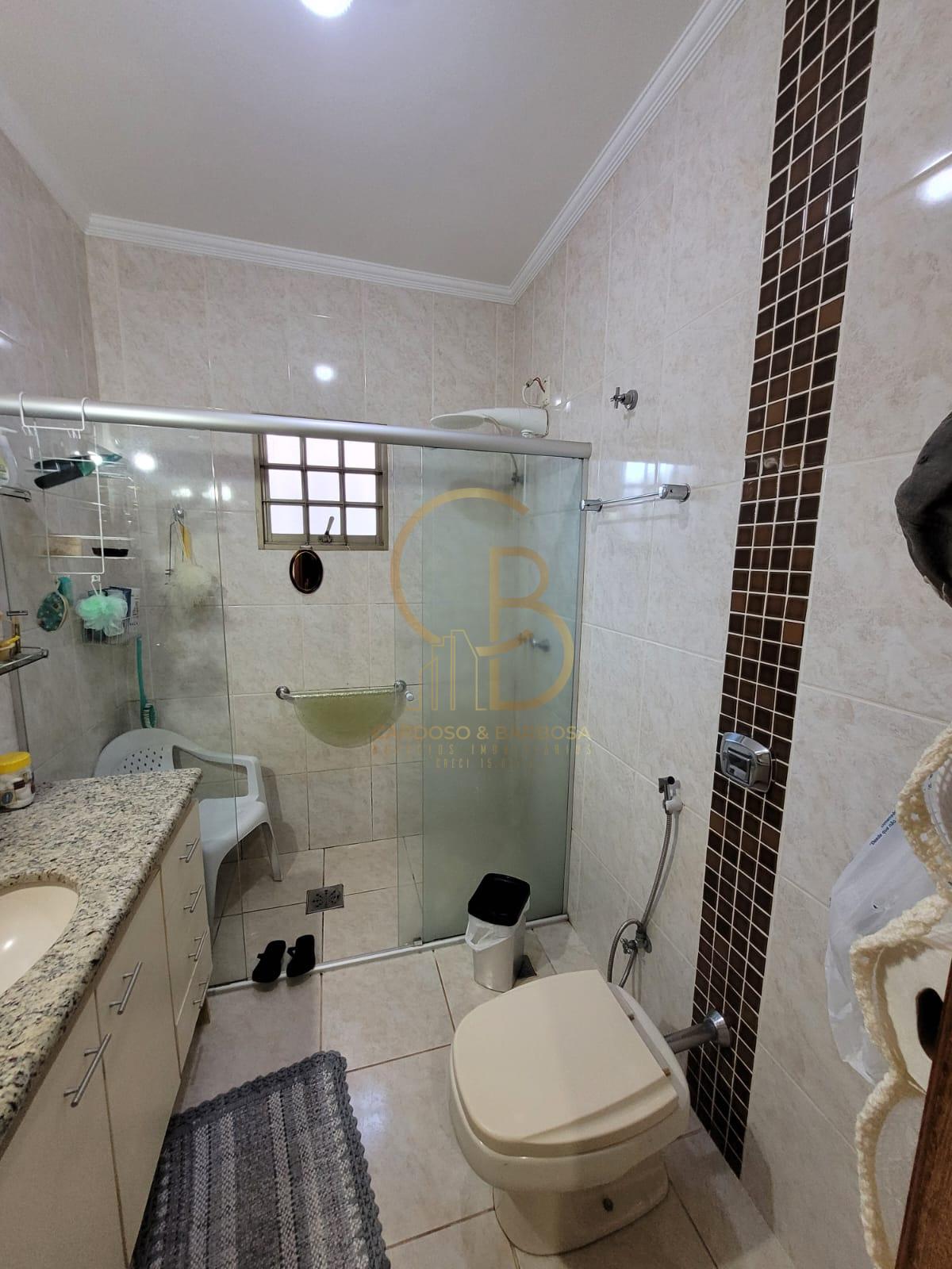 OPORTUNIDADE IMPERD&Iacute;VEL: CASA COMPLETA COM 3 SU&Iacute;TES + ESPA&Ccedil;O GOURMET E ESCRIT&Oacute;RIO  Campo Grande - 