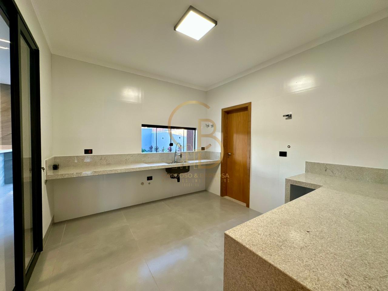 CASA DE ALTO PADR&Atilde;O NO CARAND&Aacute; BOSQUE | 3 SU&Iacute;TES, ESCRIT&Oacute;RIO E PISCINA AQUECIDA  Campo Grande - 