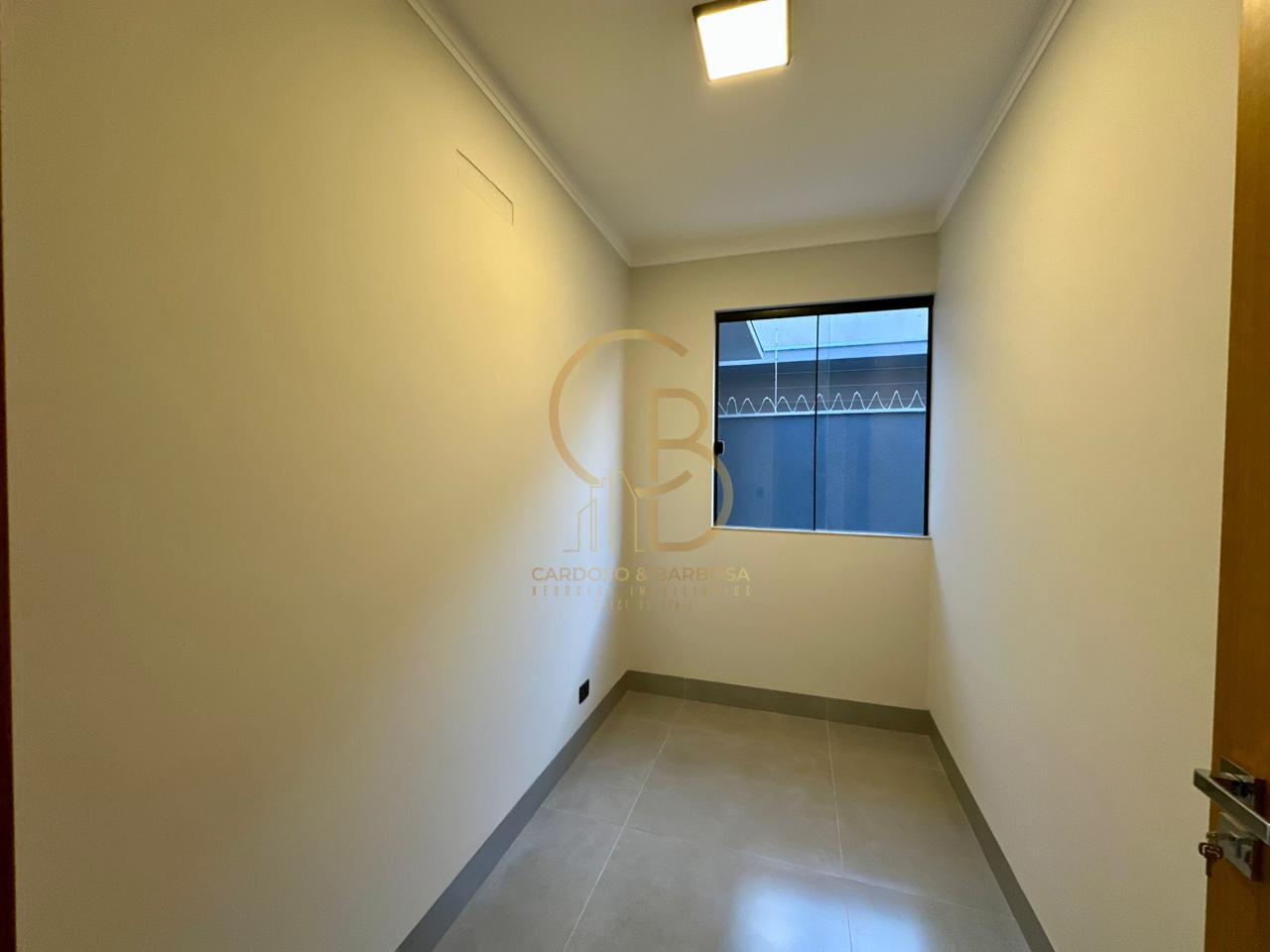 CASA DE ALTO PADR&Atilde;O NO CARAND&Aacute; BOSQUE | 3 SU&Iacute;TES, ESCRIT&Oacute;RIO E PISCINA AQUECIDA  Campo Grande - 