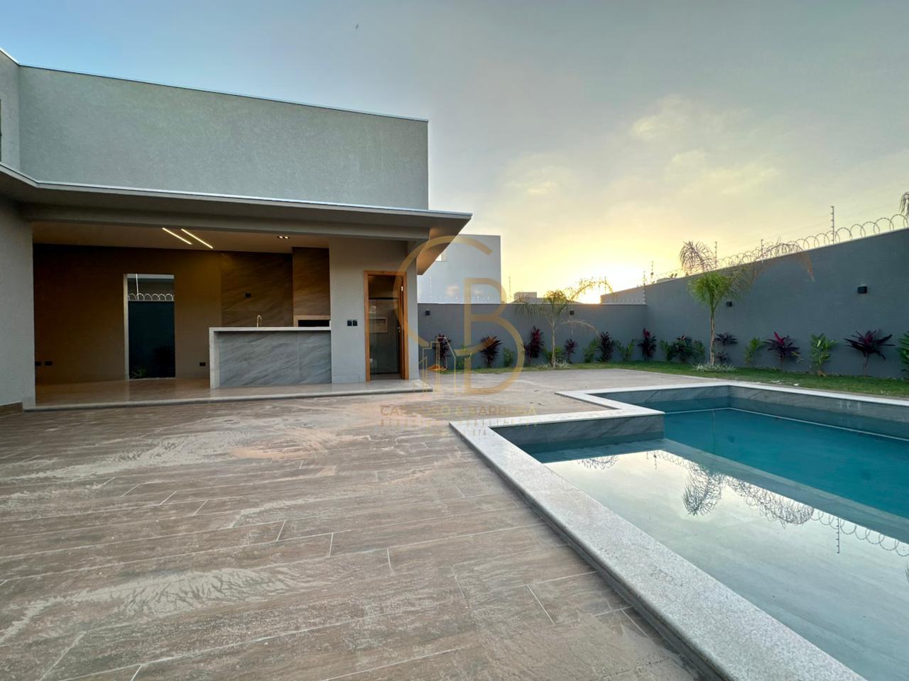 CASA DE ALTO PADR&Atilde;O NO CARAND&Aacute; BOSQUE | 3 SU&Iacute;TES, ESCRIT&Oacute;RIO E PISCINA AQUECIDA  Campo Grande - 