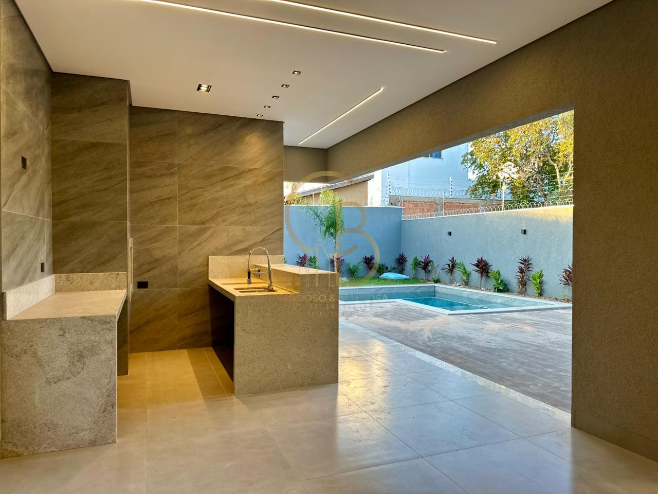 CASA DE ALTO PADR&Atilde;O NO CARAND&Aacute; BOSQUE | 3 SU&Iacute;TES, ESCRIT&Oacute;RIO E PISCINA AQUECIDA  Campo Grande - 