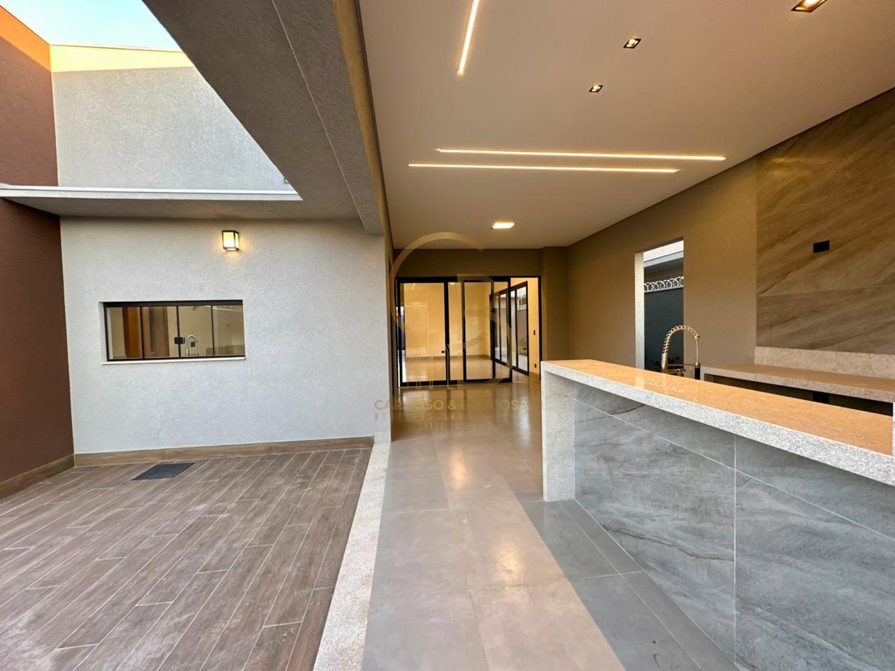 CASA DE ALTO PADR&Atilde;O NO CARAND&Aacute; BOSQUE | 3 SU&Iacute;TES, ESCRIT&Oacute;RIO E PISCINA AQUECIDA  Campo Grande - 