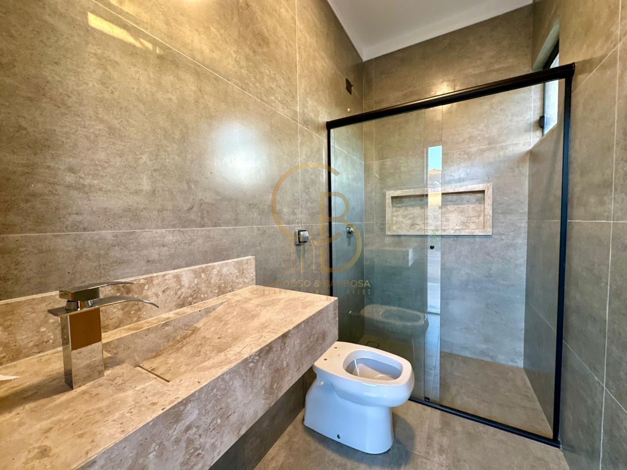 CASA DE ALTO PADR&Atilde;O NO CARAND&Aacute; BOSQUE | 3 SU&Iacute;TES, ESCRIT&Oacute;RIO E PISCINA AQUECIDA  Campo Grande - 