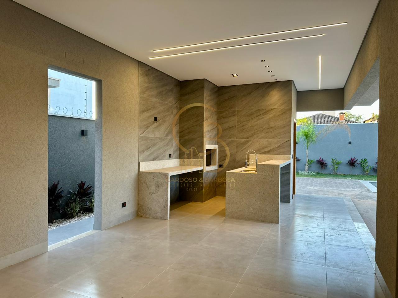 CASA DE ALTO PADR&Atilde;O NO CARAND&Aacute; BOSQUE | 3 SU&Iacute;TES, ESCRIT&Oacute;RIO E PISCINA AQUECIDA  Campo Grande - 