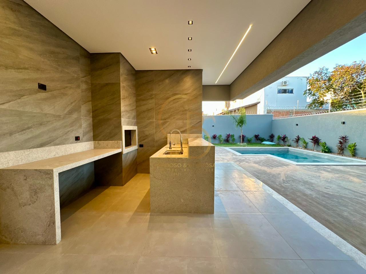 CASA DE ALTO PADR&Atilde;O NO CARAND&Aacute; BOSQUE | 3 SU&Iacute;TES, ESCRIT&Oacute;RIO E PISCINA AQUECIDA  Campo Grande - 
