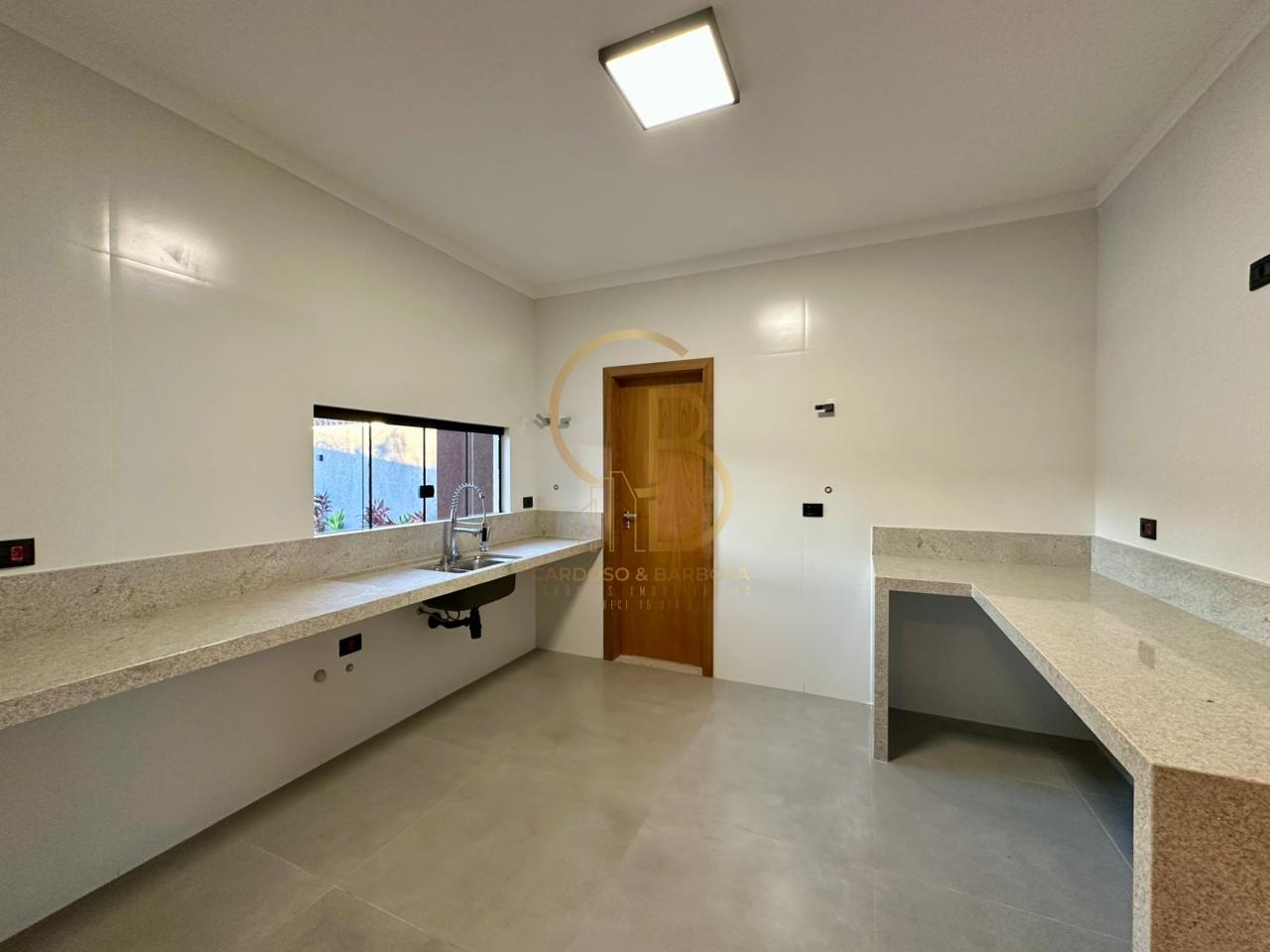 CASA DE ALTO PADR&Atilde;O NO CARAND&Aacute; BOSQUE | 3 SU&Iacute;TES, ESCRIT&Oacute;RIO E PISCINA AQUECIDA  Campo Grande - 