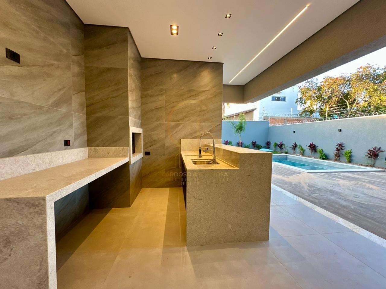 CASA DE ALTO PADR&Atilde;O NO CARAND&Aacute; BOSQUE | 3 SU&Iacute;TES, ESCRIT&Oacute;RIO E PISCINA AQUECIDA  Campo Grande - 