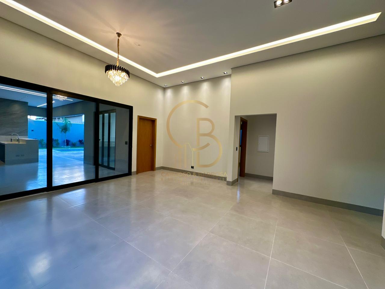 CASA DE ALTO PADR&Atilde;O NO CARAND&Aacute; BOSQUE | 3 SU&Iacute;TES, ESCRIT&Oacute;RIO E PISCINA AQUECIDA  Campo Grande - 