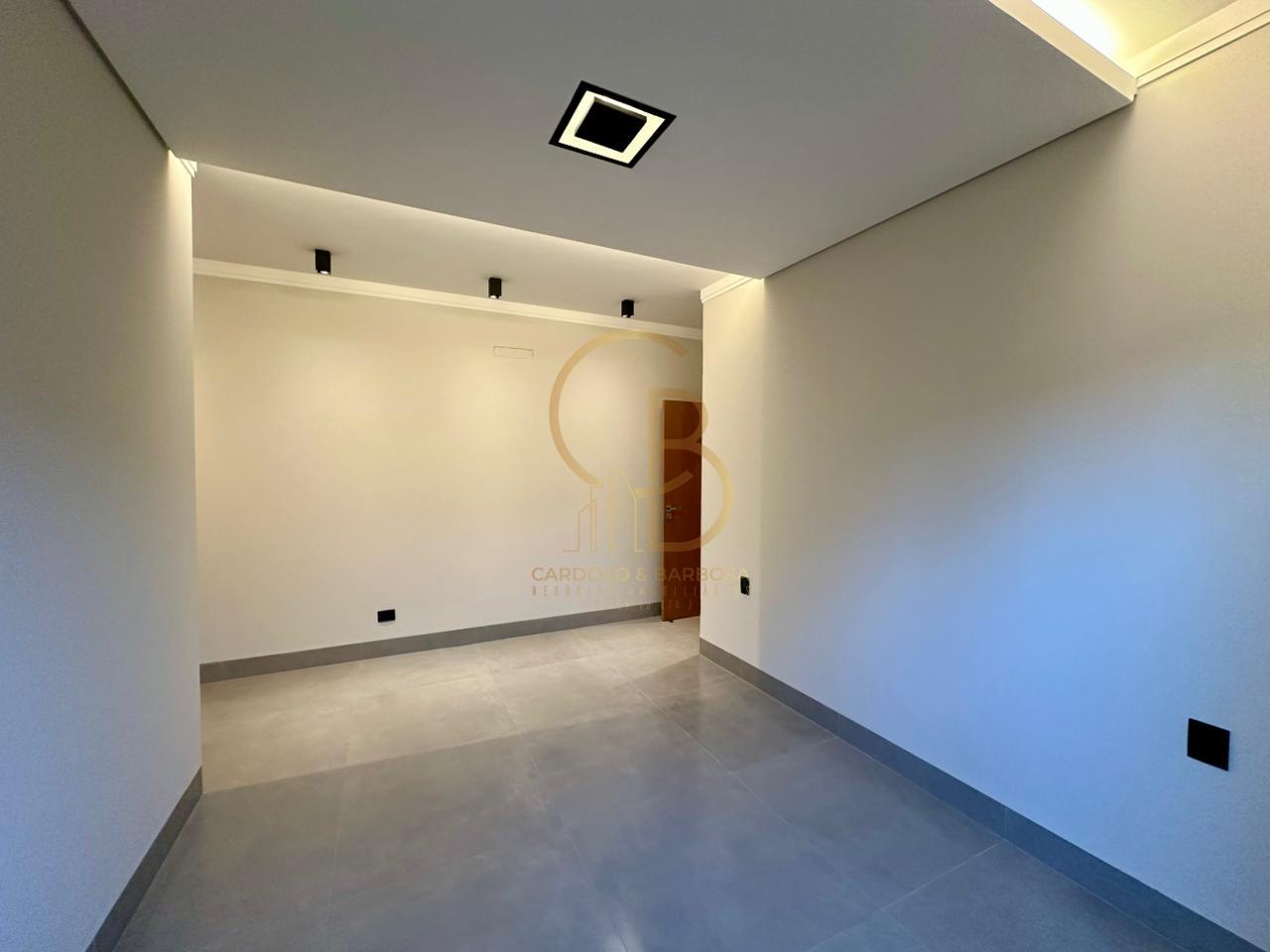CASA DE ALTO PADR&Atilde;O NO CARAND&Aacute; BOSQUE | 3 SU&Iacute;TES, ESCRIT&Oacute;RIO E PISCINA AQUECIDA  Campo Grande - 