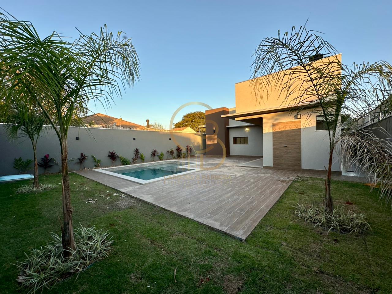 CASA DE ALTO PADR&Atilde;O NO CARAND&Aacute; BOSQUE | 3 SU&Iacute;TES, ESCRIT&Oacute;RIO E PISCINA AQUECIDA  Campo Grande - 