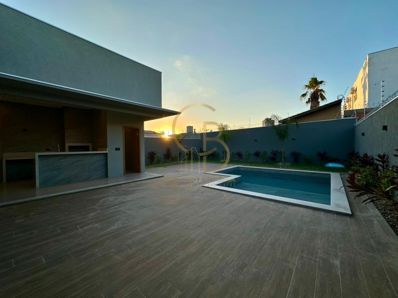 CASA DE ALTO PADR&Atilde;O NO CARAND&Aacute; BOSQUE | 3 SU&Iacute;TES, ESCRIT&Oacute;RIO E PISCINA AQUECIDA  Campo Grande - 