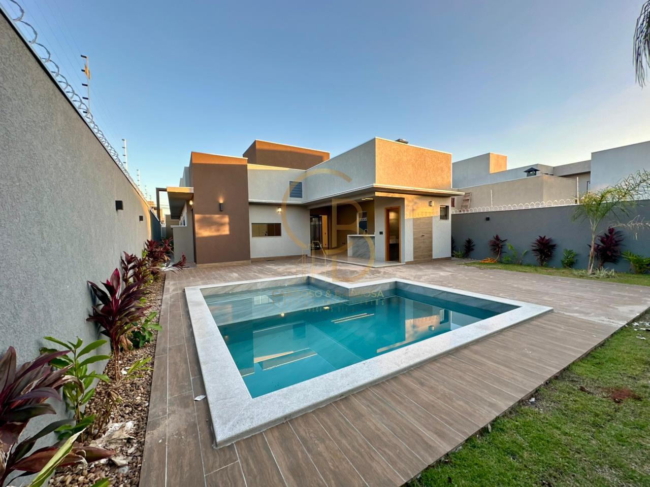 CASA DE ALTO PADR&Atilde;O NO CARAND&Aacute; BOSQUE | 3 SU&Iacute;TES, ESCRIT&Oacute;RIO E PISCINA AQUECIDA  Campo Grande - 
