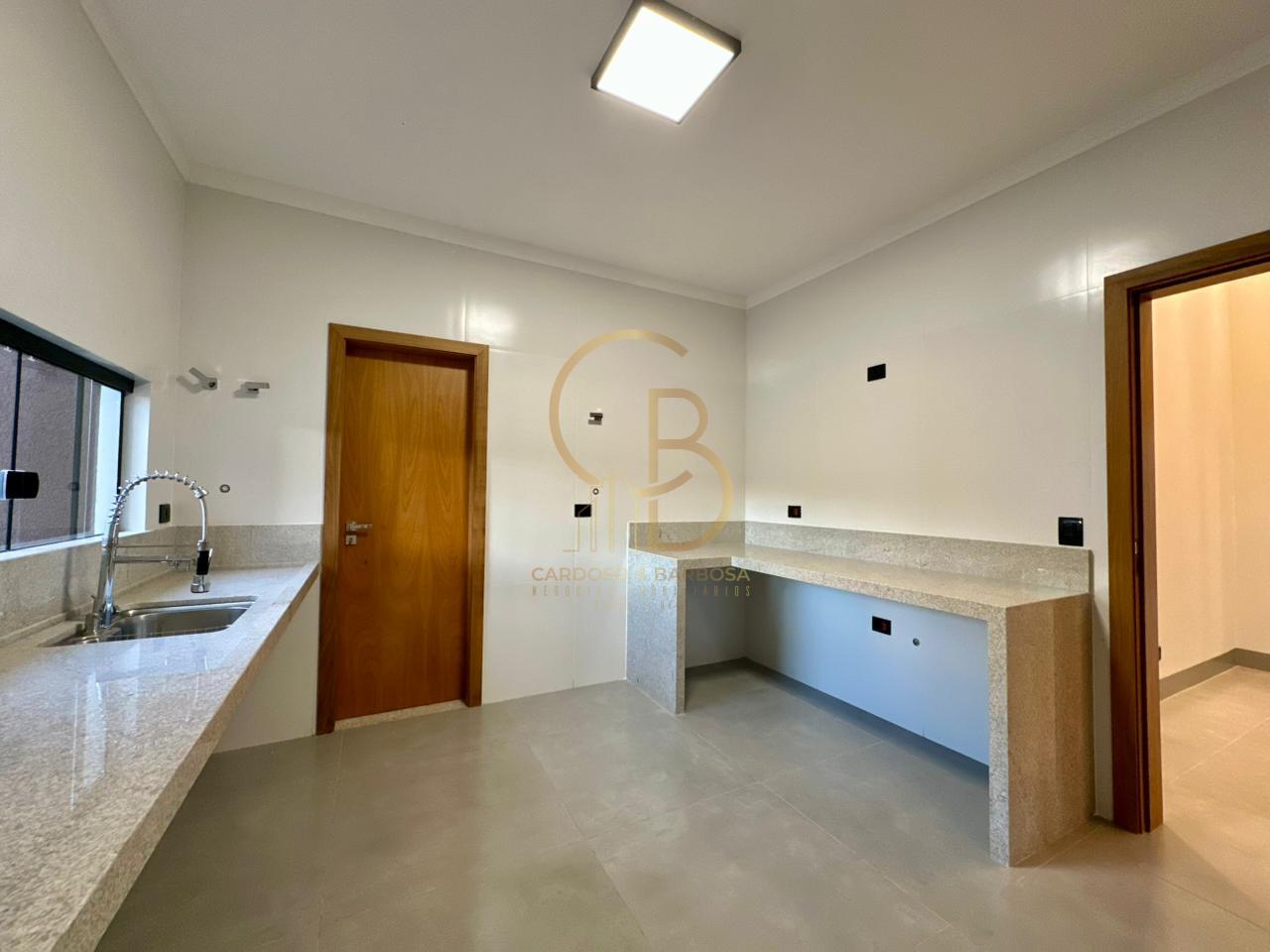 CASA DE ALTO PADR&Atilde;O NO CARAND&Aacute; BOSQUE | 3 SU&Iacute;TES, ESCRIT&Oacute;RIO E PISCINA AQUECIDA  Campo Grande - 