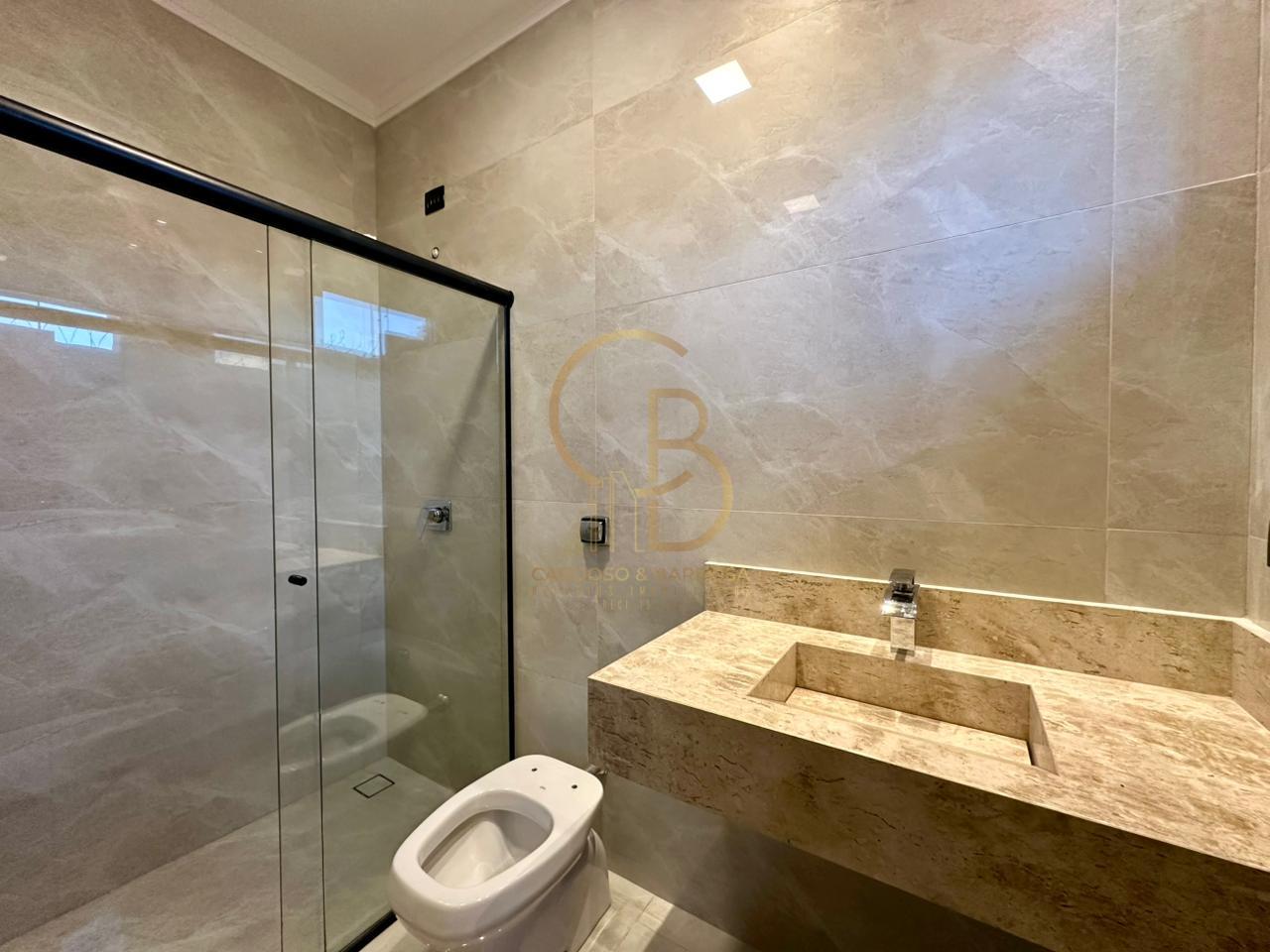 CASA DE ALTO PADR&Atilde;O NO CARAND&Aacute; BOSQUE | 3 SU&Iacute;TES, ESCRIT&Oacute;RIO E PISCINA AQUECIDA  Campo Grande - 