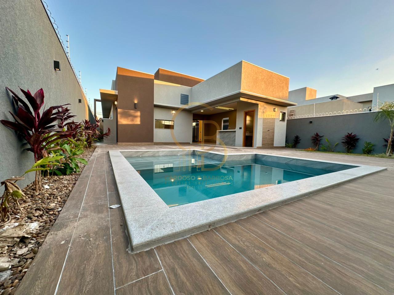 CASA DE ALTO PADR&Atilde;O NO CARAND&Aacute; BOSQUE | 3 SU&Iacute;TES, ESCRIT&Oacute;RIO E PISCINA AQUECIDA  Campo Grande - 