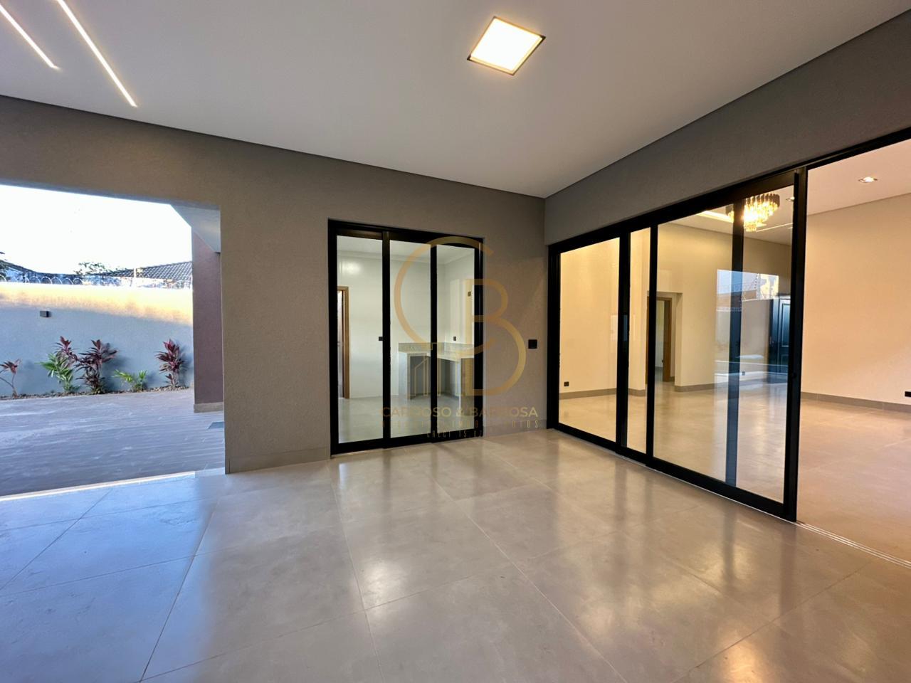 CASA DE ALTO PADR&Atilde;O NO CARAND&Aacute; BOSQUE | 3 SU&Iacute;TES, ESCRIT&Oacute;RIO E PISCINA AQUECIDA  Campo Grande - 