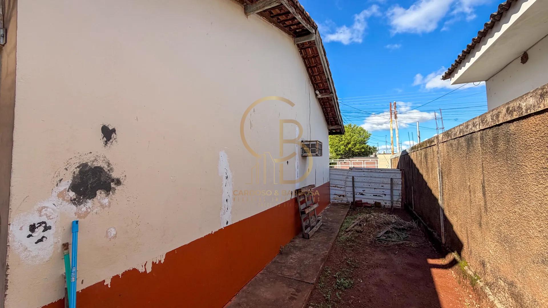 CASA &Agrave; VENDA NA VILA NASSER &ndash; OPORTUNIDADE PARA INVESTIDORES Rua Estevão de Mendonça Campo Grande - 