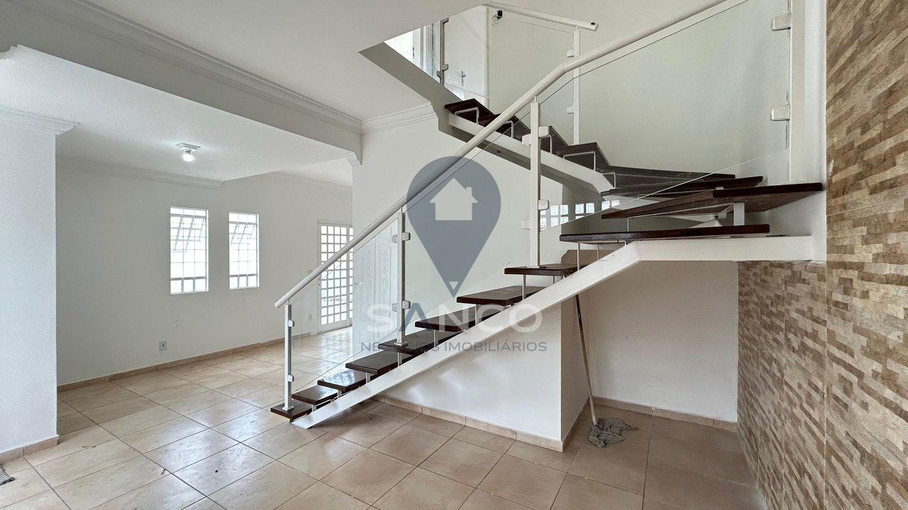 CASA DISPONÍVEL PARA LOCAÇÃO, NO JARDIM DAS TULIPAS, NA CIDADE DE JUNDIAÍ Rua Maria Luiza Gáspari Muller Jundiaí - 