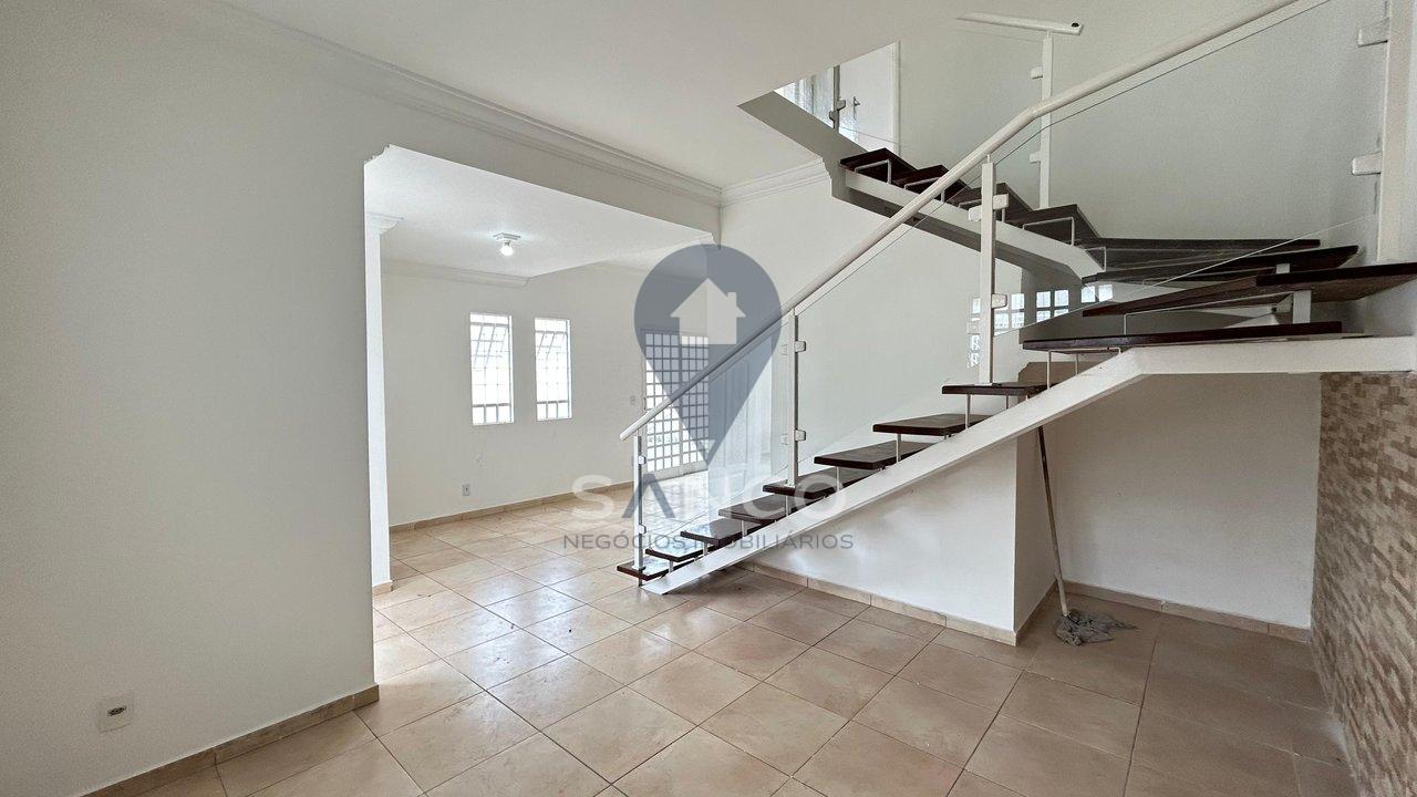 CASA DISPONÍVEL PARA LOCAÇÃO, NO JARDIM DAS TULIPAS, NA CIDADE DE JUNDIAÍ Rua Maria Luiza Gáspari Muller Jundiaí - 