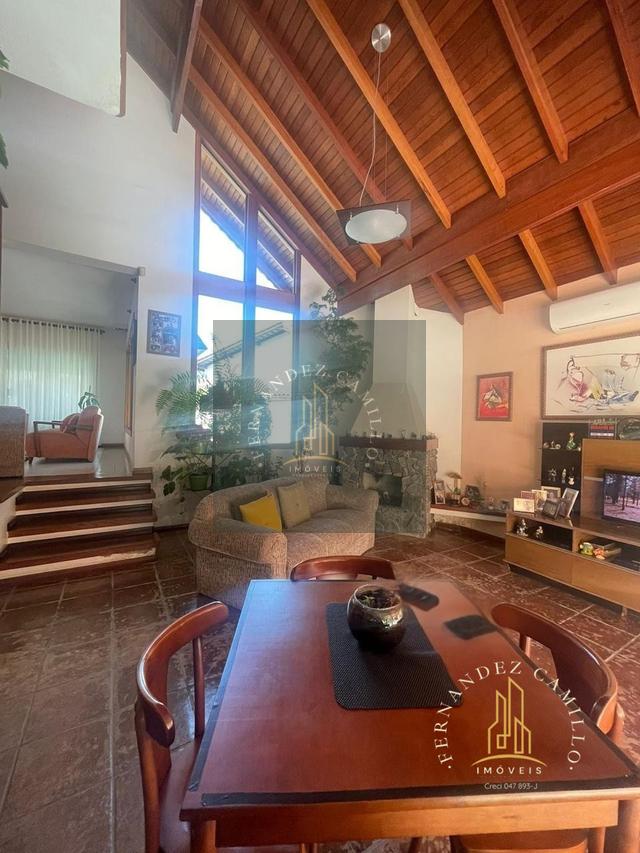 Casa em &aacute;rea nobre de Mogi das cruzes Rua Professor Herval Brasil Mogi das Cruzes - 