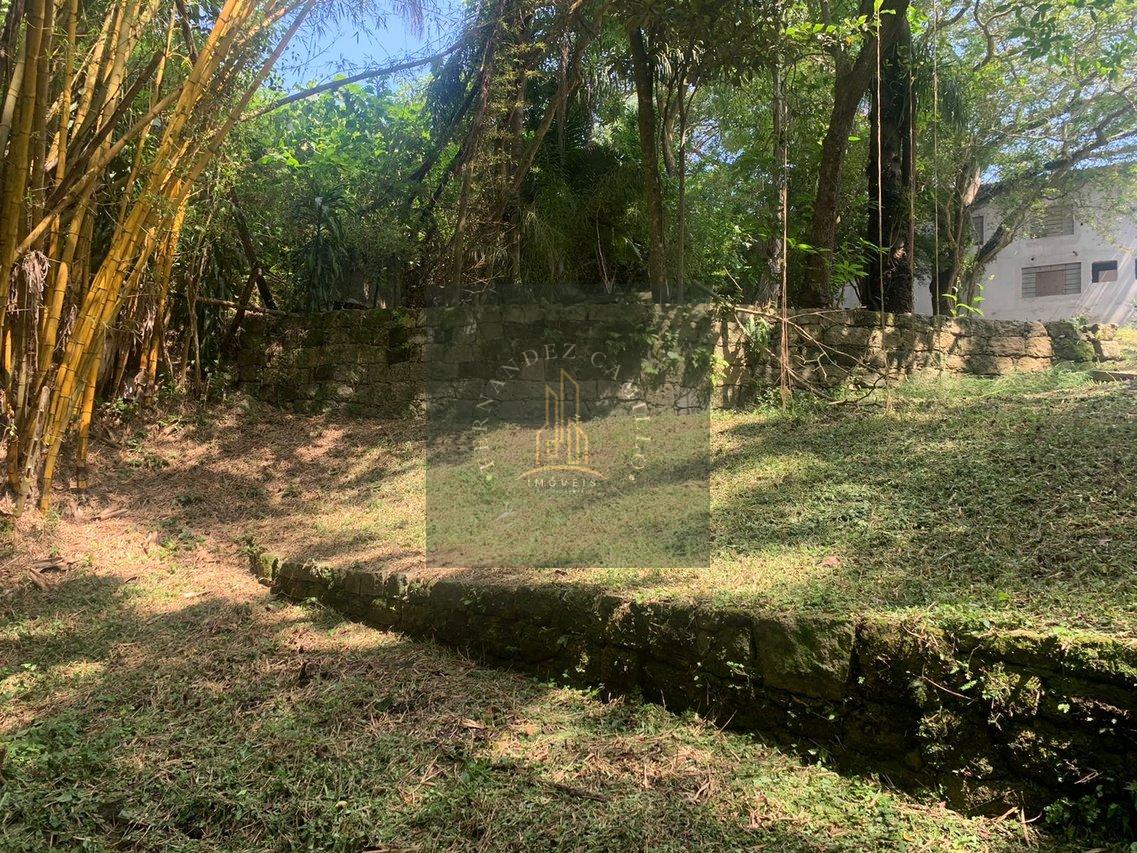 CHÁCARA 1.560M2 COM RESIDÊNCIA + GALPÃO 130M2 / EM ÁREA URBANA / DOC.100% Rua Waldir Carrião Soares Mogi das Cruzes - 