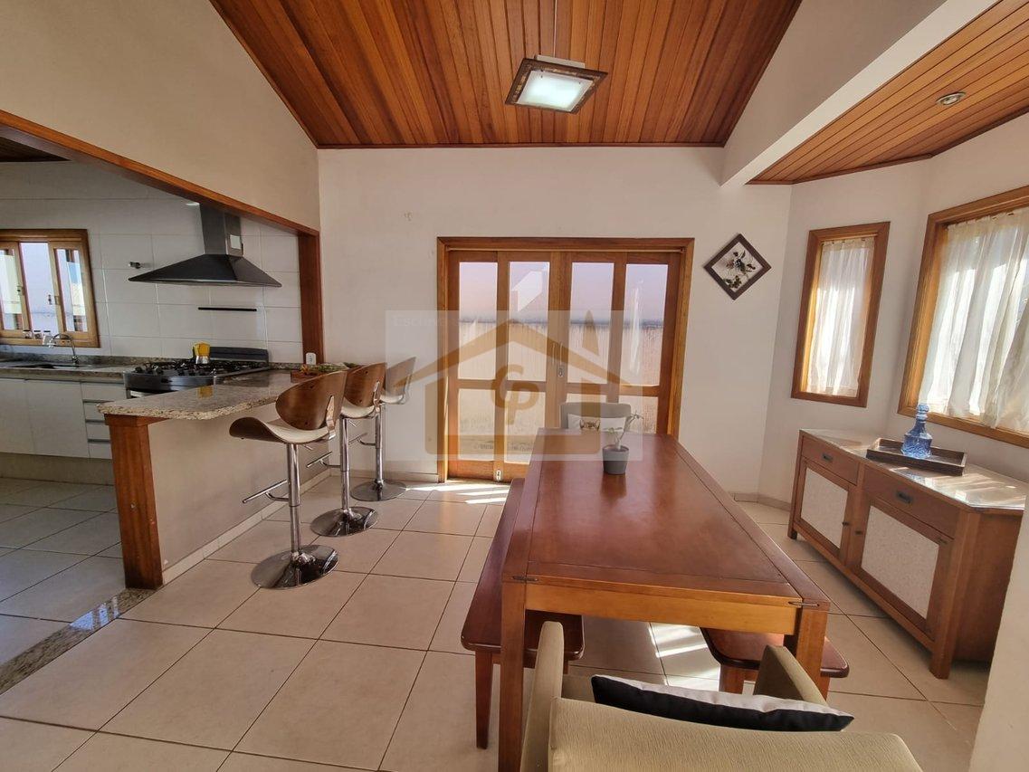 Casa Térrea, 3 quartos sendo um suíte, 2 vagas Clube Completo!!! Alameda José Alencar Gomes da Silva Cotia - 