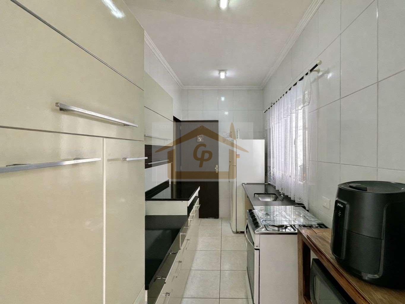 Casa T&eacute;rrea, 2 quartos sendo um su&iacute;te , condom&iacute;nio com Clube, 3 vagas Estrada Carlos Antônio Pereira de Castro Cotia - 