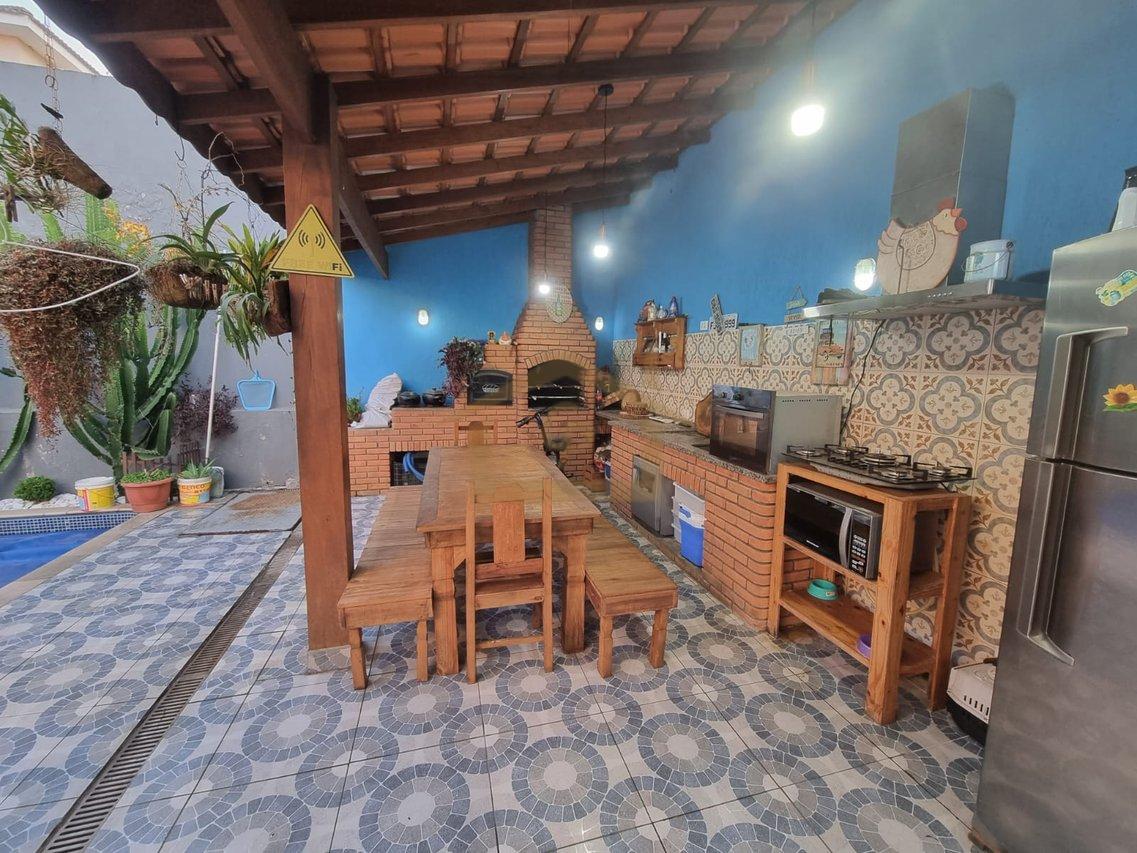 Residencial com clube, casa com 4 quartos, sendo 3 suítes, 6 vagas Alameda Murilo Robles Escolástico Cotia - 