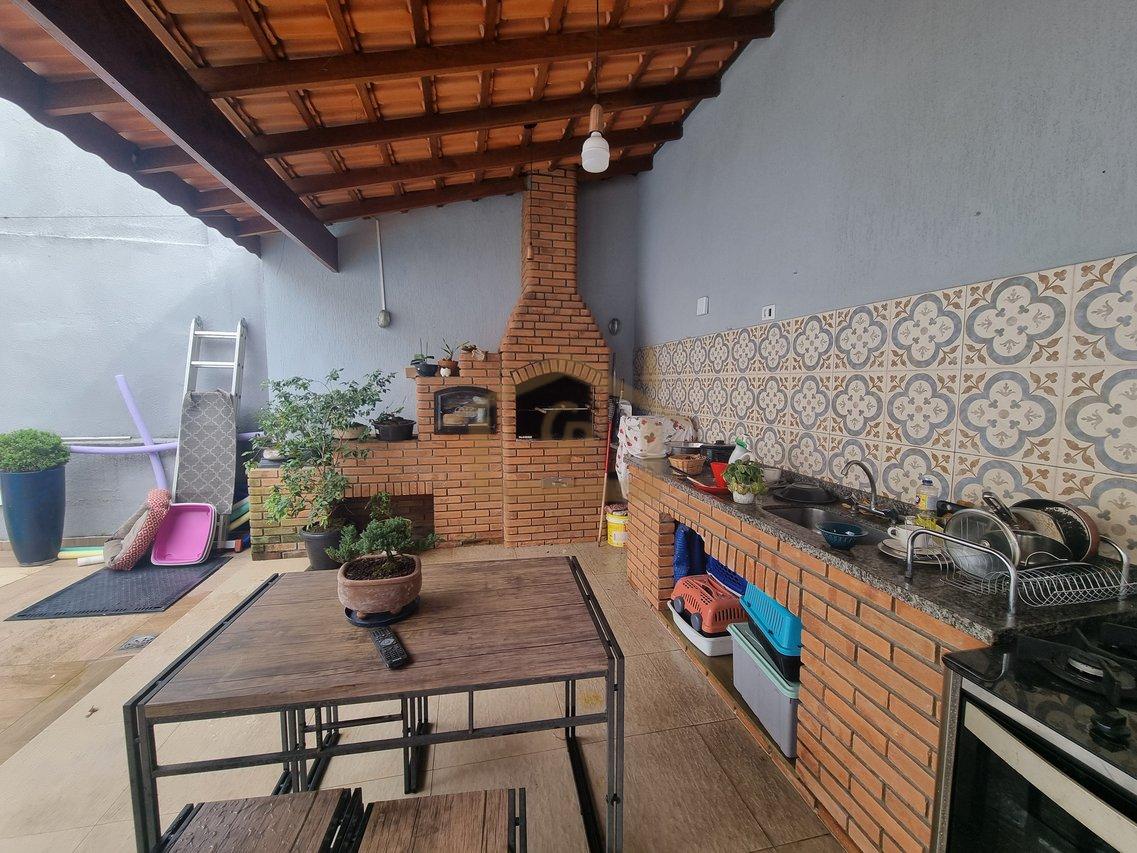 Residencial com clube, casa com 4 quartos, sendo 3 suítes, 6 vagas Alameda Murilo Robles Escolástico Cotia - 
