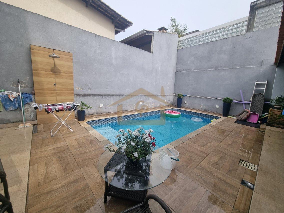 Residencial com clube, casa com 4 quartos, sendo 3 suítes, 6 vagas Alameda Murilo Robles Escolástico Cotia - 