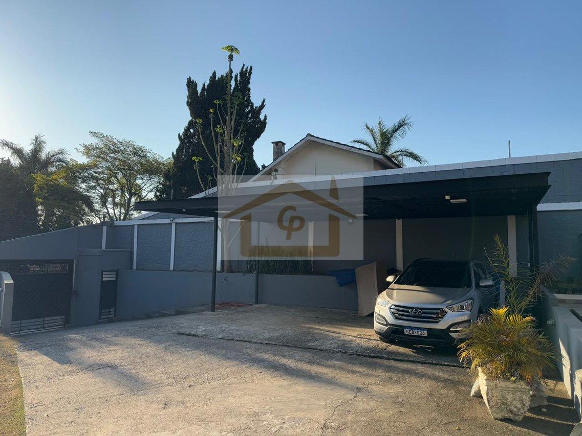 Casa com 4 dormitórios e piscina em terreno de 940 metros Rua Guilherme de Almeida Cotia - 