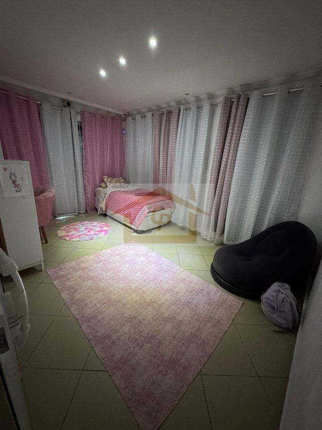 Casa com 4 dormitórios e piscina em terreno de 940 metros Rua Guilherme de Almeida Cotia - 