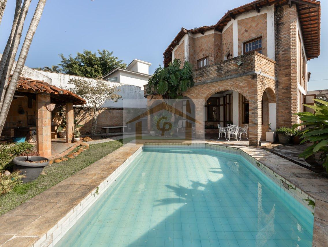 Casa inspirada na região Italiana da Toscana , 4 suítes *escritório, 4 vagas Rua Diamante Jandira - 