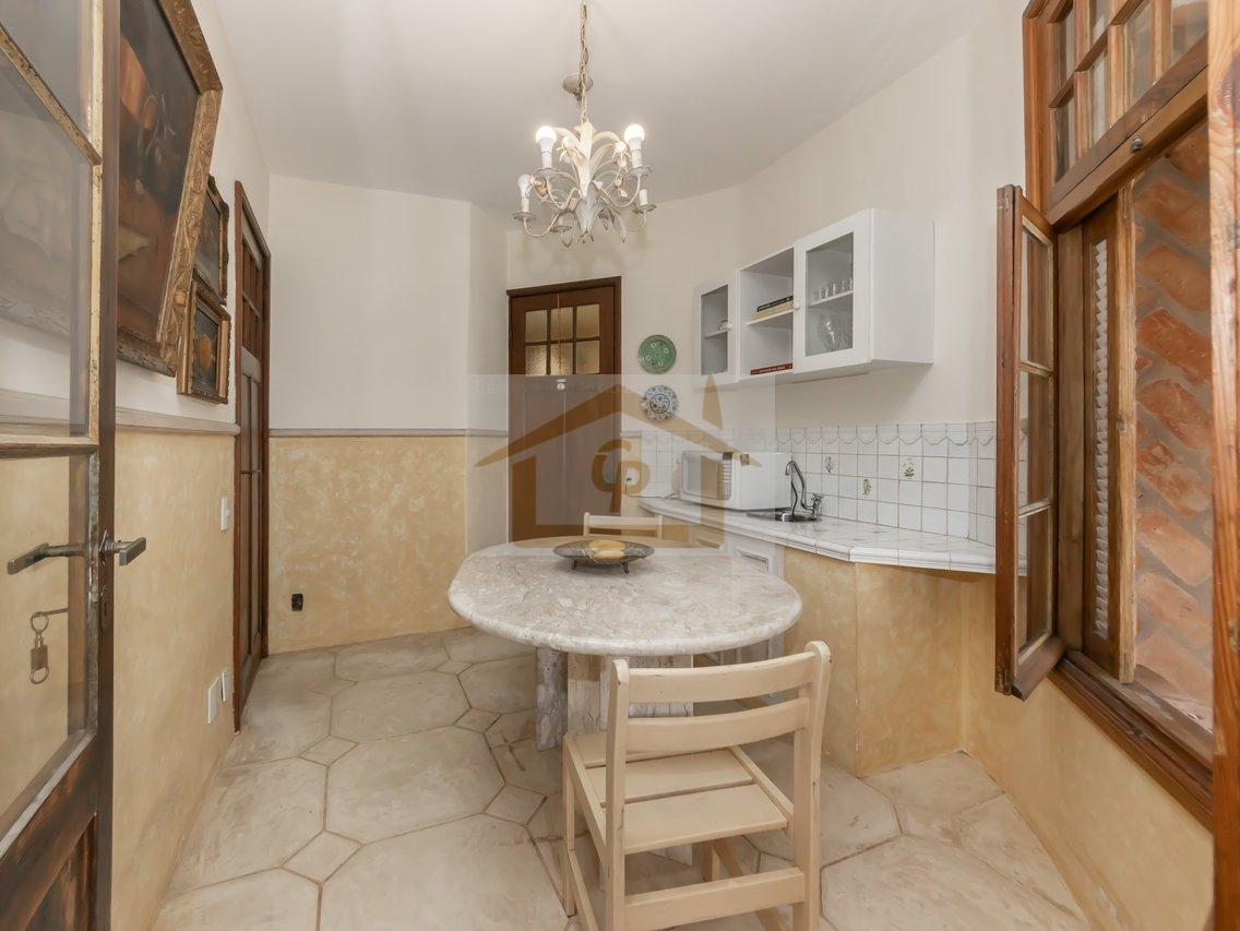 Casa inspirada na região Italiana da Toscana , 4 suítes *escritório, 4 vagas Rua Diamante Jandira - 