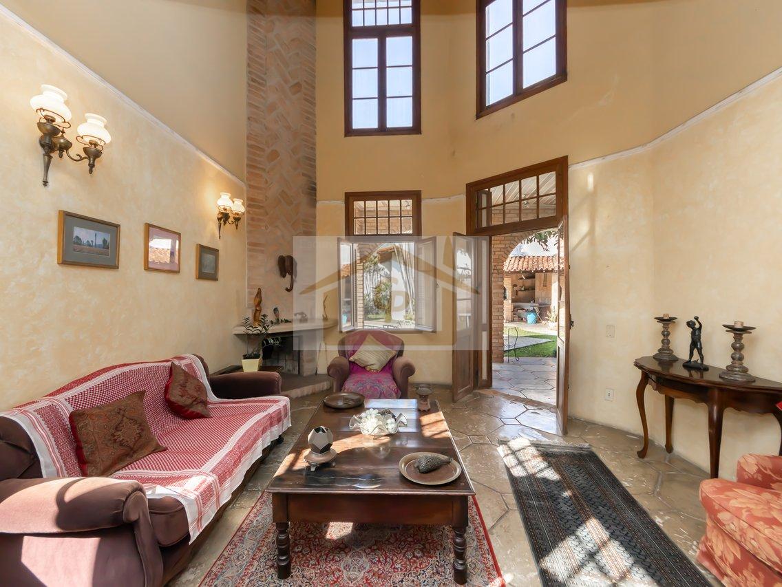 Casa inspirada na região Italiana da Toscana , 4 suítes *escritório, 4 vagas Rua Diamante Jandira - 