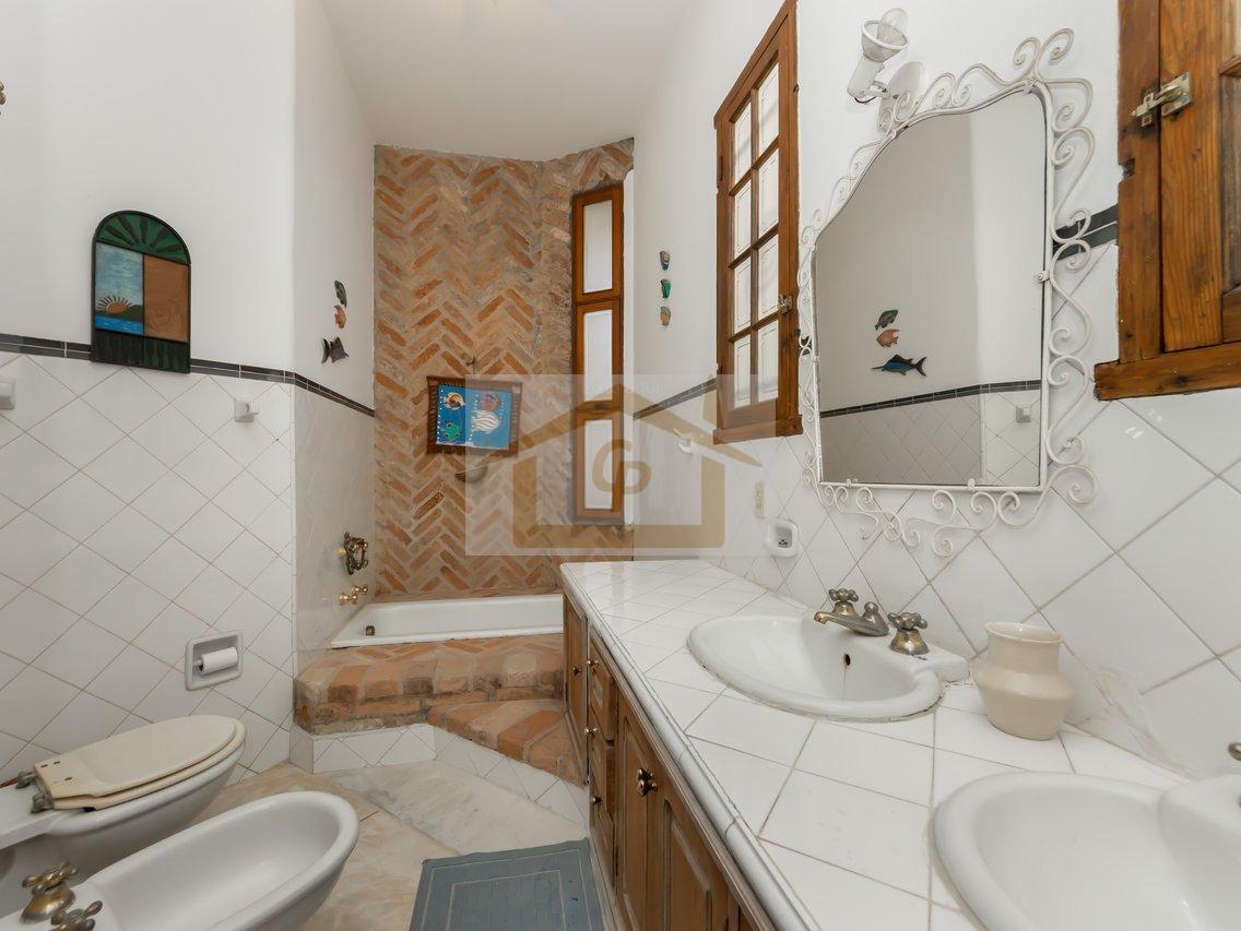 Casa inspirada na região Italiana da Toscana , 4 suítes *escritório, 4 vagas Rua Diamante Jandira - 