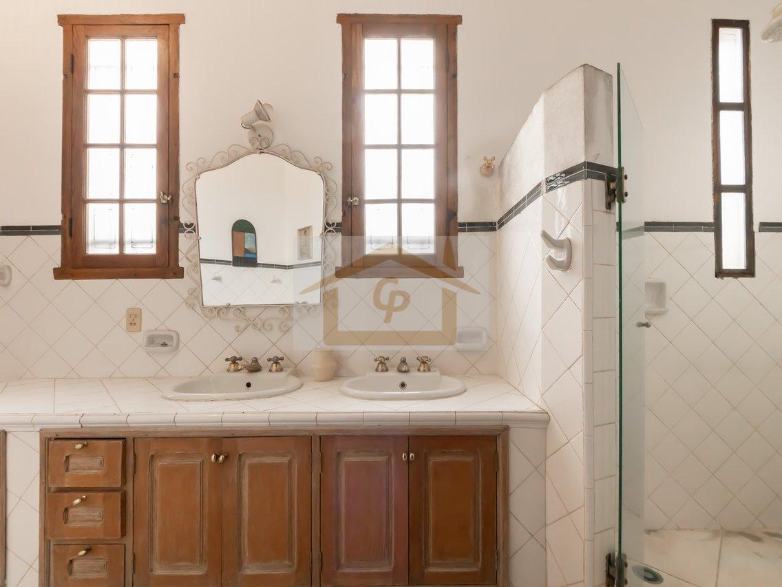 Casa inspirada na região Italiana da Toscana , 4 suítes *escritório, 4 vagas Rua Diamante Jandira - 