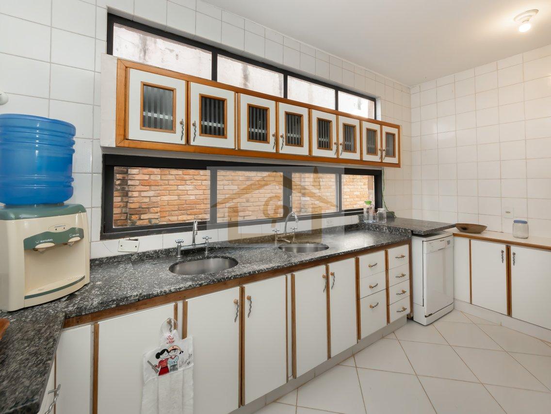 Casa inspirada na região Italiana da Toscana , 4 suítes *escritório, 4 vagas Rua Diamante Jandira - 