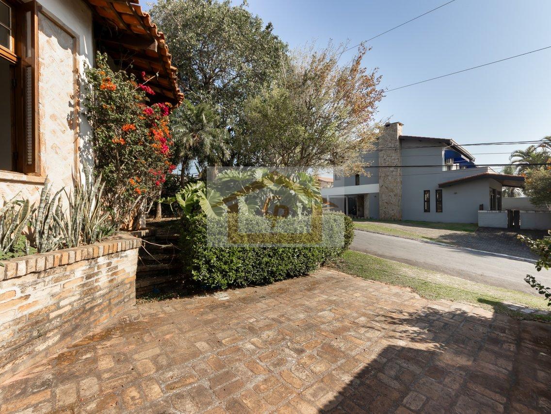 Casa inspirada na região Italiana da Toscana , 4 suítes *escritório, 4 vagas Rua Diamante Jandira - 