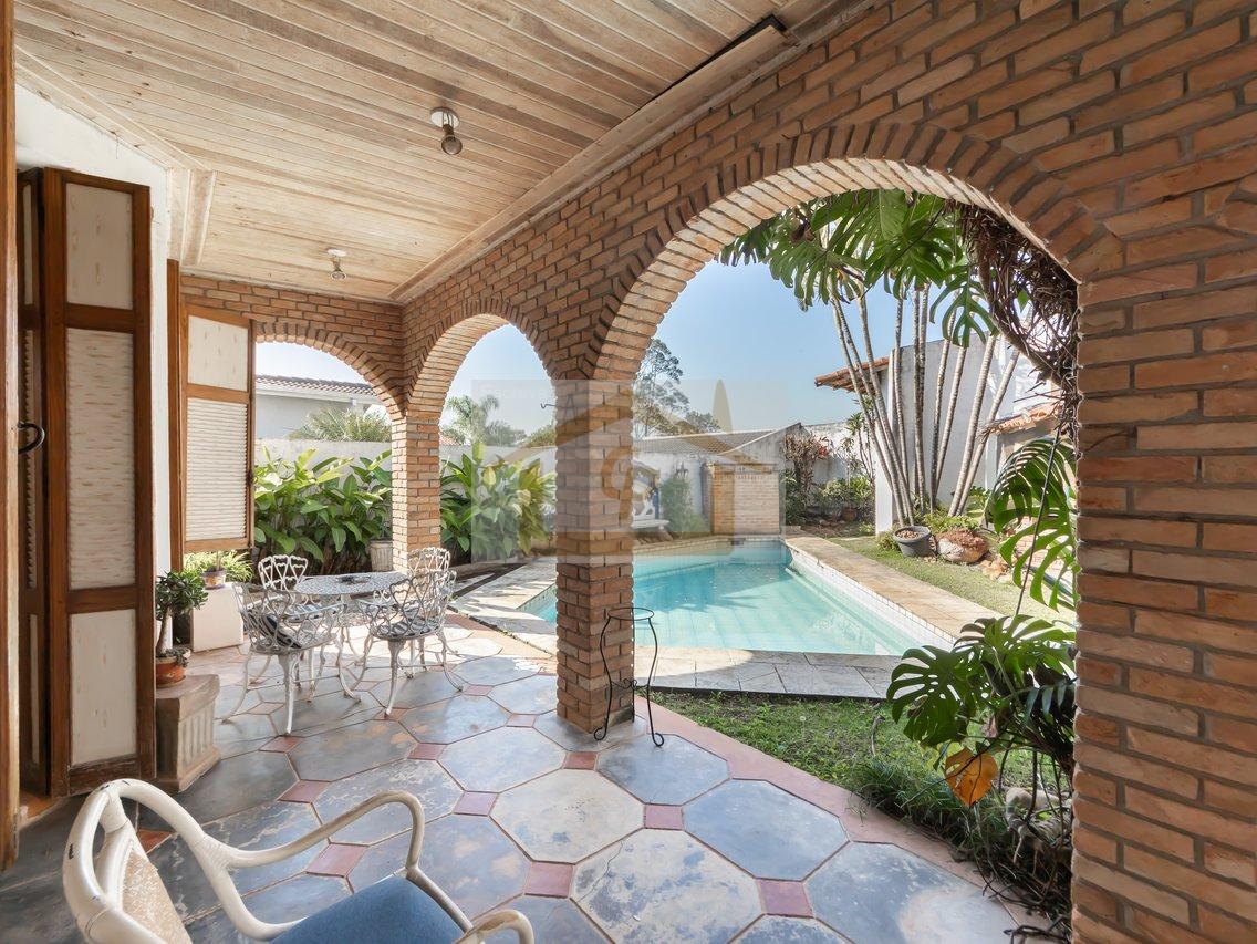 Casa inspirada na região Italiana da Toscana , 4 suítes *escritório, 4 vagas Rua Diamante Jandira - 