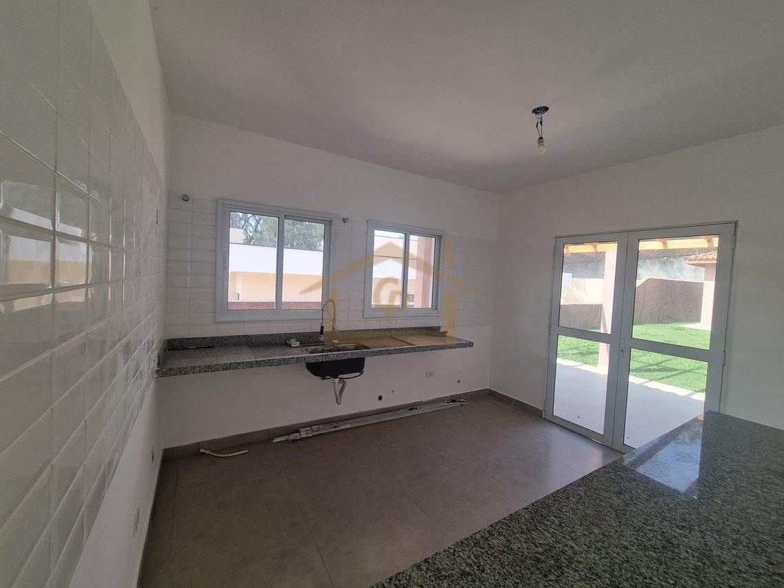 Casa na região Granja Viana, *Térrea , 3 suítes, 4 vagas Alameda Lírios do Vale Cotia - 