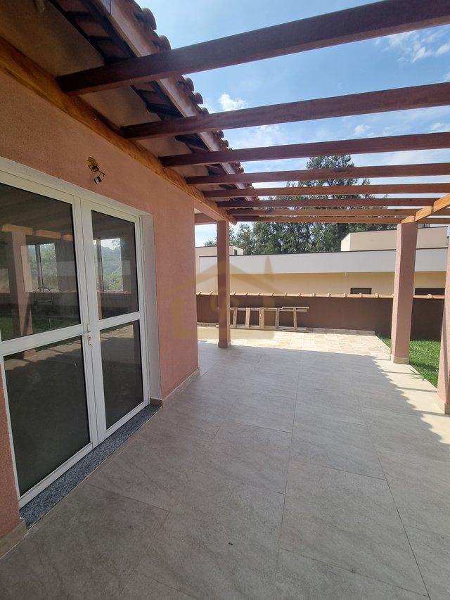 Casa na região Granja Viana, *Térrea , 3 suítes, 4 vagas Alameda Lírios do Vale Cotia - 